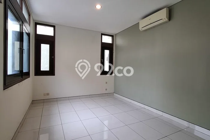 Hunian Kondisi Baik Disewakan di Menteng Dalam, Jakarta Selatan LT 650m2, LB 400m2 Hunian Kondisi Baik Disewakan di Menteng Dalam, Jakarta Selatan LT 650m2, LB 400m2