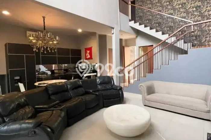 Disewakan Rumah Konsep Modern di Mampang Prapatan Jakarta Selatan dengan 3 KT Disewakan Rumah Konsep Modern di Mampang Prapatan Jakarta Selatan dengan 3 KT