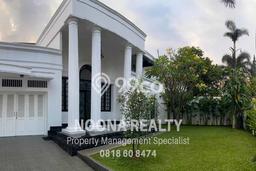 Rumah sewa siap pakai 4 KT di Pondok Indah, Jakarta Selatan Rumah sewa siap pakai 4 KT di Pondok Indah, Jakarta Selatan