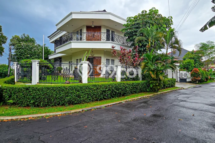 Hot Offer Hunian Mewah Ideal dan Luas di Cinere, Depok Hot Offer Hunian Mewah Ideal dan Luas di Cinere, Depok