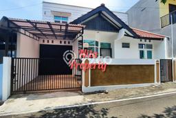Hunian Cantik Modern Lb 180m2 di Semarang Selatan, Semarang Hunian Cantik Modern Lb 180m2 di Semarang Selatan, Semarang