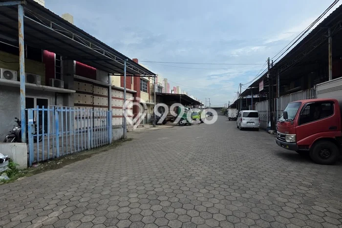 Gudang Disewakan Lokasi Semarang Barat Semarang Harga Spesial! Gudang Disewakan Lokasi Semarang Barat Semarang Harga Spesial!