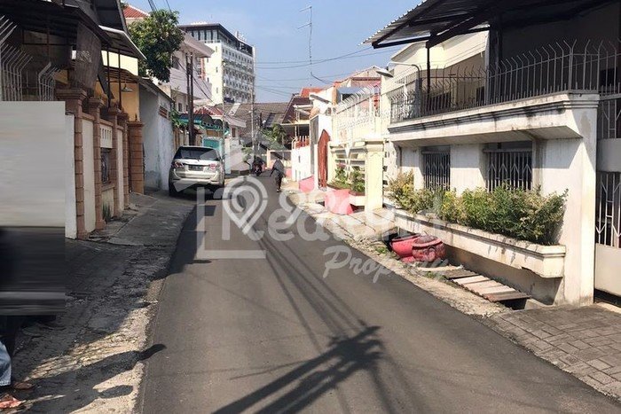 Rumah Elit Modern Tanpa Renovasi di pekunden Semarang Rumah Elit Modern Tanpa Renovasi di pekunden Semarang