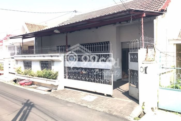 Rumah Elit Modern Tanpa Renovasi di pekunden Semarang Rumah Elit Modern Tanpa Renovasi di pekunden Semarang