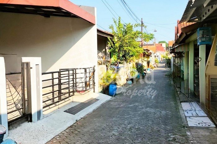 Rumah Nyaman area Banyumanik, Semarang, LT 88m2m² LB 88m2m² Rumah Nyaman area Banyumanik, Semarang, LT 88m2m² LB 88m2m²