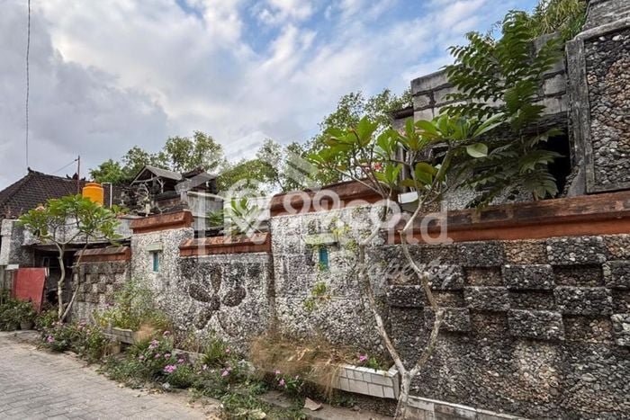 Jual Rumah Strategis Bagus Punya 2 KT di Kuta Badung SHM Jual Rumah Strategis Bagus Punya 2 KT di Kuta Badung SHM