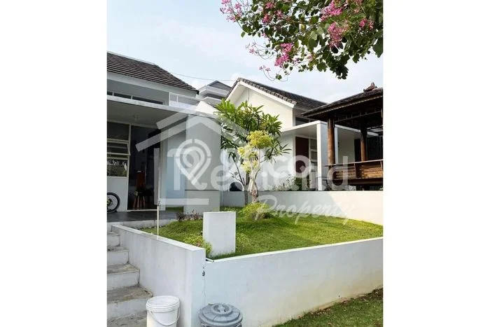 Rumah Luas Asri 2 KT Siap Pakai di BSB City Semarang Rumah Luas Asri 2 KT Siap Pakai di BSB City Semarang
