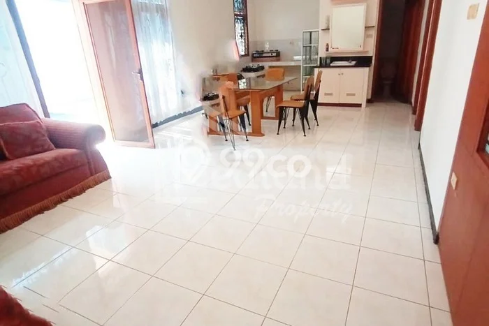 Rumah area Banyumanik, 1 KM, Design Modern, LT 300m2m² Bangunan 120m2m² Rumah area Banyumanik, 1 KM, Design Modern, LT 300m2m² Bangunan 120m2m²