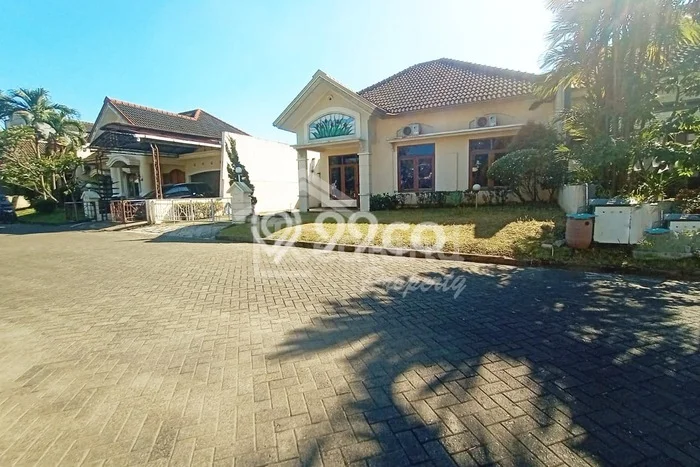 Rumah area Banyumanik, 1 KM, Design Modern, LT 300m2m² Bangunan 120m2m² Rumah area Banyumanik, 1 KM, Design Modern, LT 300m2m² Bangunan 120m2m²