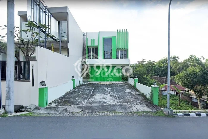 Unit Ruko Dijual di Banyumanik Semarang Luas Tanah 321m2, Luas Bangunan 366m2 Unit Ruko Dijual di Banyumanik Semarang Luas Tanah 321m2, Luas Bangunan 366m2