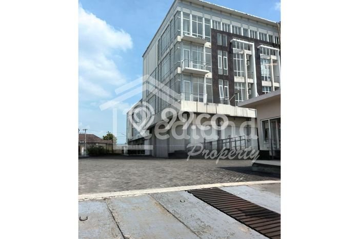 Ruko Disewakan Lokasi Semarang Barat Semarang Harga Spesial! Ruko Disewakan Lokasi Semarang Barat Semarang Harga Spesial!