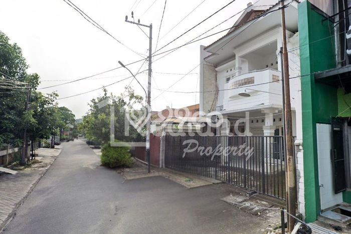 Lokasi strategis! Rumah siap pakai disewakan di Semarang Tengah LB 350m2 Lokasi strategis! Rumah siap pakai disewakan di Semarang Tengah LB 350m2