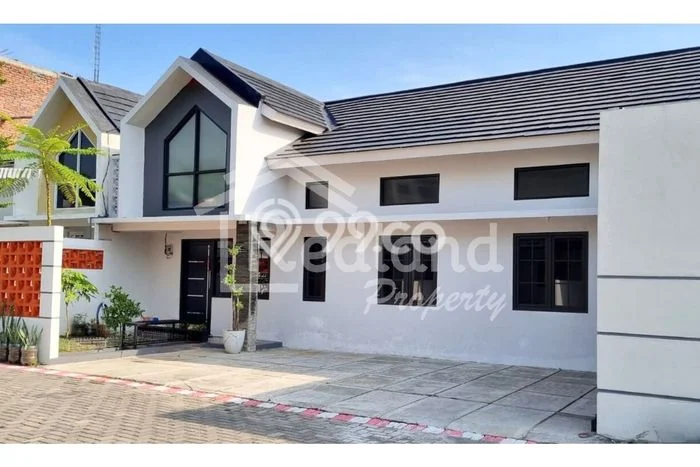 Dijual Rumah 4 Kamar Lokasi Strategis Nyaman dan Strategis di Tembalang Dijual Rumah 4 Kamar Lokasi Strategis Nyaman dan Strategis di Tembalang