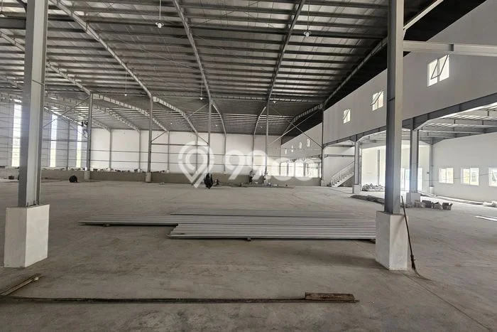 LOKASI PREMIUM! Gudang di , Luas 2210m2m², Jalan Utama, Kawasan Komersial LOKASI PREMIUM! Gudang di , Luas 2210m2m², Jalan Utama, Kawasan Komersial