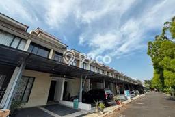 For Sale Rumah 5 Kamar Lokasi Ideal Nyaman dan Strategis di Cakung For Sale Rumah 5 Kamar Lokasi Ideal Nyaman dan Strategis di Cakung