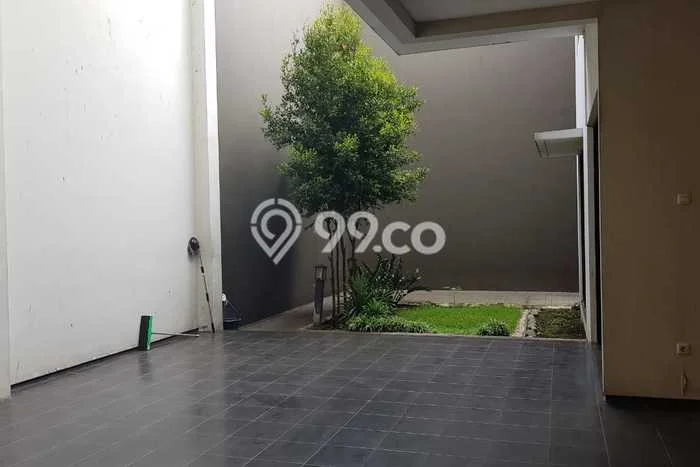 Rumah LT 267m2m² / LB 350m2m² Dekat Kampus di , Bandung Rumah LT 267m2m² / LB 350m2m² Dekat Kampus di , Bandung
