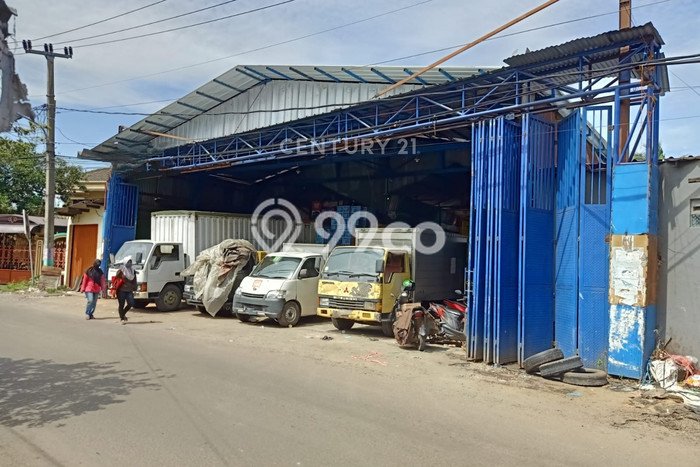 LOKASI BISNIS! Gudang Disewakan Kawasan Cibinong, Luas 600m², Jalan Utama LOKASI BISNIS! Gudang Disewakan Kawasan Cibinong, Luas 600m², Jalan Utama