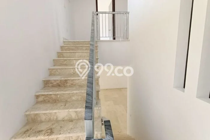 Rumah Elit Modern Tanpa Renovasi di Pantai Indah Kapuk Jakarta Utara Rumah Elit Modern Tanpa Renovasi di Pantai Indah Kapuk Jakarta Utara