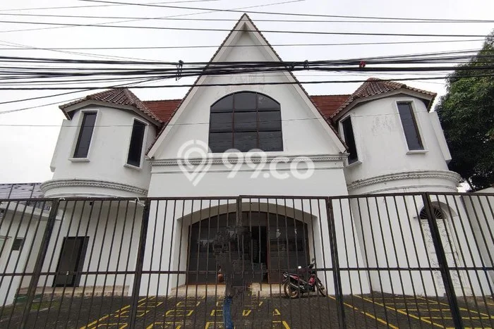 Komersial bagus disewakan di Klojen Malang dengan LB 1000m2 harga sewa terbaik Komersial bagus disewakan di Klojen Malang dengan LB 1000m2 harga sewa terbaik