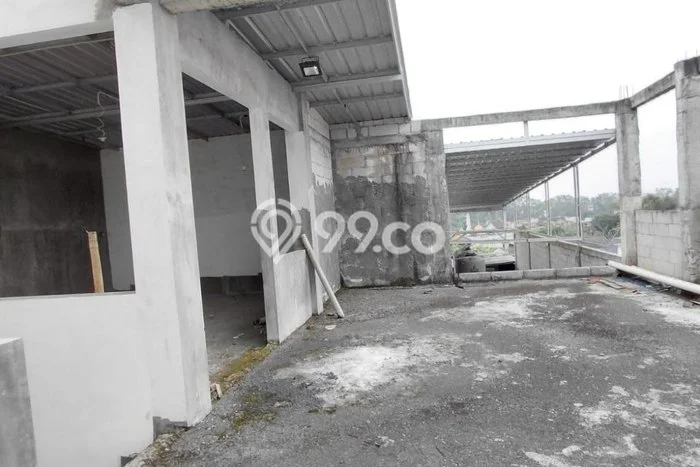 Unit Komersial Dijual di Pakis Malang 1850m2 Unit Komersial Dijual di Pakis Malang 1850m2