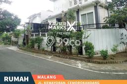Rumah di Cemorokandang, Malang, Luas 300m2m² Bangunan 400m2m² Rumah di Cemorokandang, Malang, Luas 300m2m² Bangunan 400m2m²