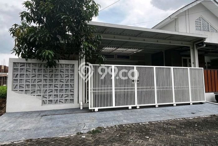 Rumah Eksklusif di Kaliwates, Jember, LT 135m2m² Bangunan 77m2m² Rumah Eksklusif di Kaliwates, Jember, LT 135m2m² Bangunan 77m2m²