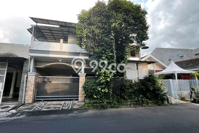 Rumah Modern Cantik 5 Kamar Bisa Langsung Pindah di Sumbersari Rumah Modern Cantik 5 Kamar Bisa Langsung Pindah di Sumbersari