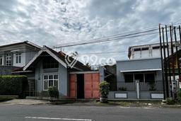 Siap Huni Hunian Elit 12 Kamar di Kaliwates Dekat ke Mana Pun Siap Huni Hunian Elit 12 Kamar di Kaliwates Dekat ke Mana Pun