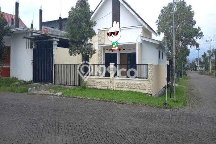 Lokasi terbaik! Rumah siap pakai disewakan di Kaliwates LB 90m2 Lokasi terbaik! Rumah siap pakai disewakan di Kaliwates LB 90m2