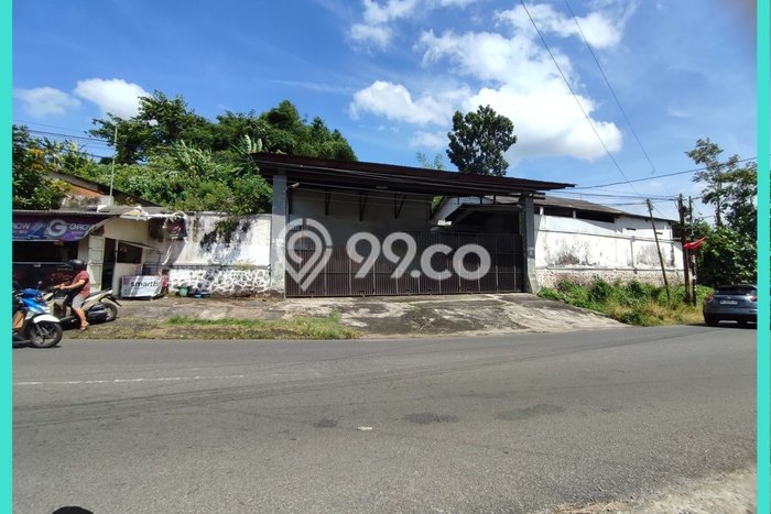 Gudang disewakan lokasi strategis Patrang Jember 600m2 Gudang disewakan lokasi strategis Patrang Jember 600m2