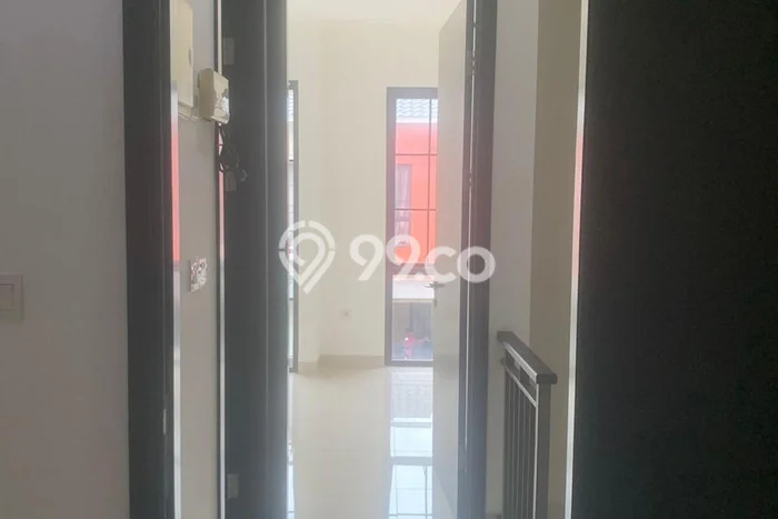 Lokasi terbaik! Rumah siap pakai dikontrakkan di Cipondoh LB 89m2 Lokasi terbaik! Rumah siap pakai dikontrakkan di Cipondoh LB 89m2