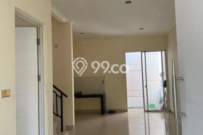 Disewakan! Rumah 3 Kamar Tidur &
2 Kamar Mandi di Green Lake City, Jakarta Barat Disewakan! Rumah 3 Kamar Tidur &
2 Kamar Mandi di Green Lake City, Jakarta Barat