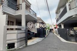 Rumah Modern Cantik 3 KT Bisa Langsung Pindah di Tebet Rumah Modern Cantik 3 KT Bisa Langsung Pindah di Tebet