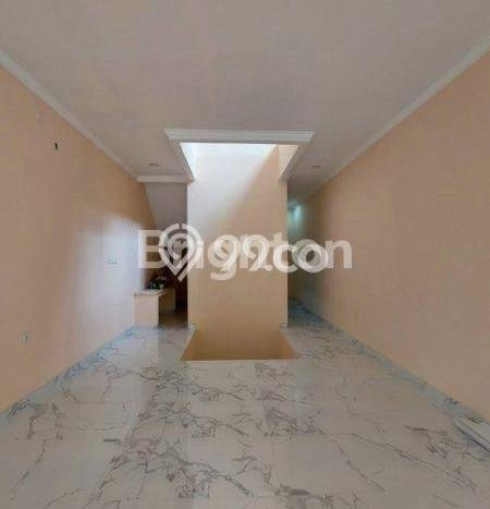 Ruko Dijual di Jakarta Selatan LT 106m2 & LB 300m2 Lokasi Terbaik! Ruko Dijual di Jakarta Selatan LT 106m2 & LB 300m2 Lokasi Terbaik!