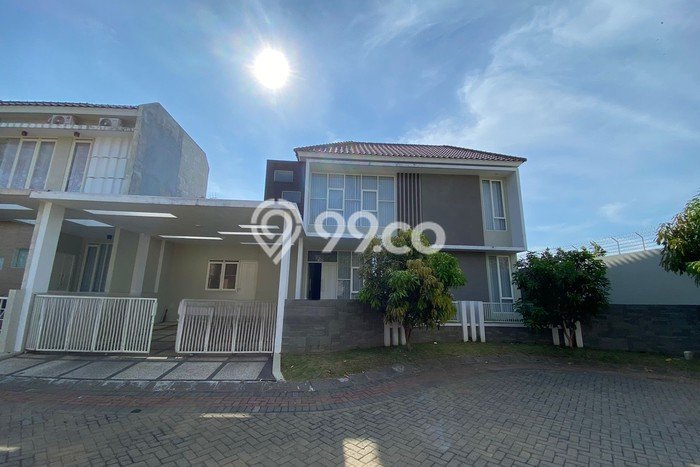 Rumah Elit LB 238m2 Siap Pakai Desain Elegan di Villa Puncak Tidar, Malang Rumah Elit LB 238m2 Siap Pakai Desain Elegan di Villa Puncak Tidar, Malang