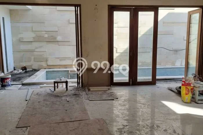 Lokasi strategis! Rumah siap huni dikontrakkan di Kuta LB 300m2 Lokasi strategis! Rumah siap huni dikontrakkan di Kuta LB 300m2