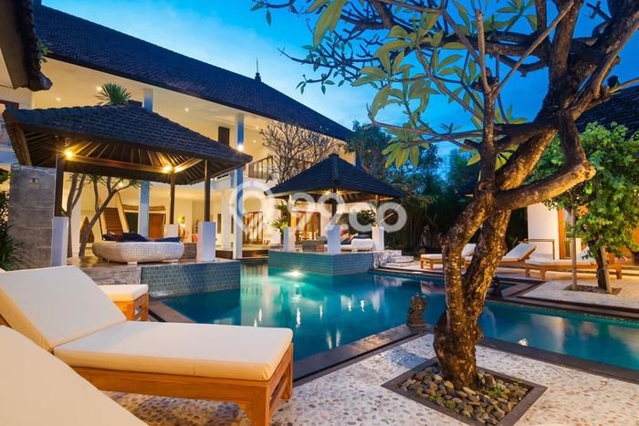 Jual Rumah Mewah Megah Dengan View Cantik di Kerobokan, Badung Jual Rumah Mewah Megah Dengan View Cantik di Kerobokan, Badung