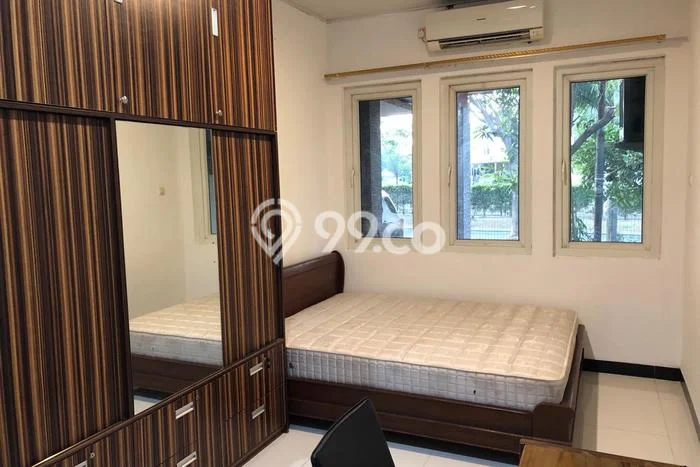 Disewakan! Rumah 6 Kamar Tidur &
5 Kamar Mandi di Legenda Wisata, Jakarta Timur Disewakan! Rumah 6 Kamar Tidur &
5 Kamar Mandi di Legenda Wisata, Jakarta Timur