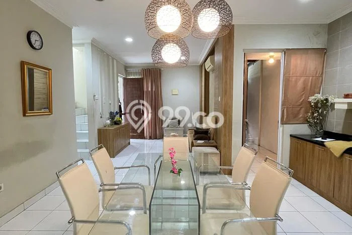 Disewakan! Rumah 4 Kamar Tidur &
3 Kamar Mandi di Kota Wisata, Jakarta Timur Disewakan! Rumah 4 Kamar Tidur &
3 Kamar Mandi di Kota Wisata, Jakarta Timur