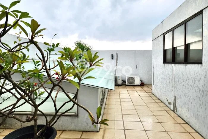 Jual Rumah Luas Megah Dengan View Eksklusif di Green Ville, Jakarta Barat Jual Rumah Luas Megah Dengan View Eksklusif di Green Ville, Jakarta Barat