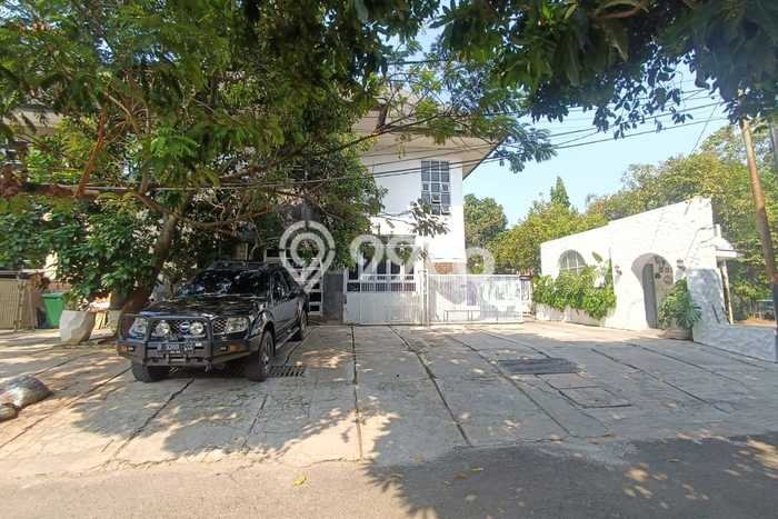 Rumah Mewah Siap Huni LT 635m2 di Kebayoran Baru, Jakarta Selatan Rumah Mewah Siap Huni LT 635m2 di Kebayoran Baru, Jakarta Selatan
