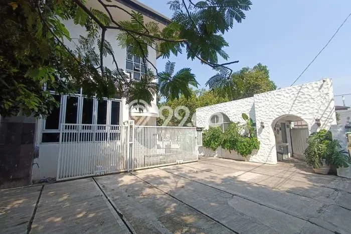 Rumah Mewah Siap Huni LT 635m2 di Kebayoran Baru, Jakarta Selatan Rumah Mewah Siap Huni LT 635m2 di Kebayoran Baru, Jakarta Selatan