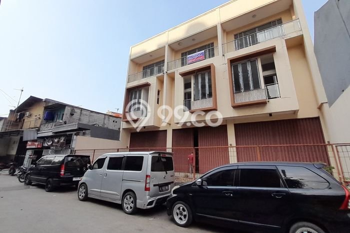 Ruko Disewa di Bekasi dengan LB 155m2 Area Komersial Ramai Ruko Disewa di Bekasi dengan LB 155m2 Area Komersial Ramai
