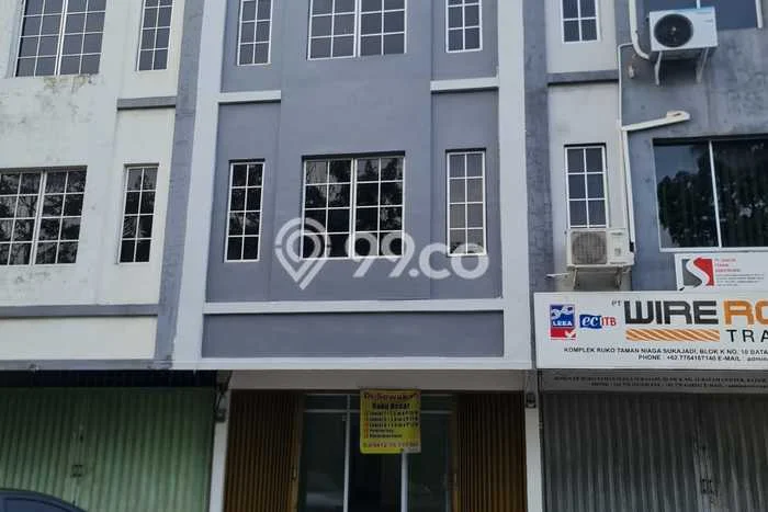 Disewakan Ruko di Batam Kota Batam LT 95m2, LB 275m2 Disewakan Ruko di Batam Kota Batam LT 95m2, LB 275m2