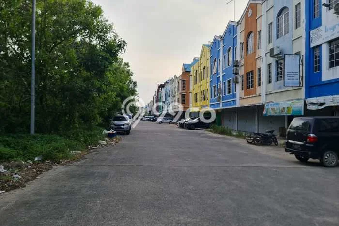 Disewakan Ruko di Batam Kota Batam LT 95m2, LB 275m2 Disewakan Ruko di Batam Kota Batam LT 95m2, LB 275m2