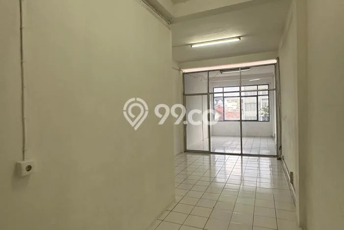 Ruko Lokasi Premium di Menteng, Luas 210m2m², Disewakan, Area Bisnis Ruko Lokasi Premium di Menteng, Luas 210m2m², Disewakan, Area Bisnis