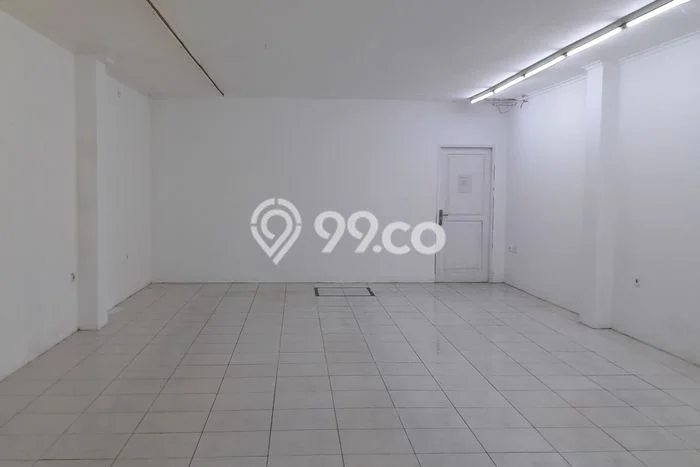 Disewakan Ruko di Kawasan Ramai Otista Luas 300m2 Disewakan Ruko di Kawasan Ramai Otista Luas 300m2