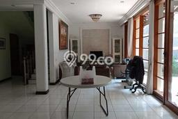 Ready to Use! Luxury House LT 320m2 Desain Elegan di Surya Sumantri Ready to Use! Luxury House LT 320m2 Desain Elegan di Surya Sumantri