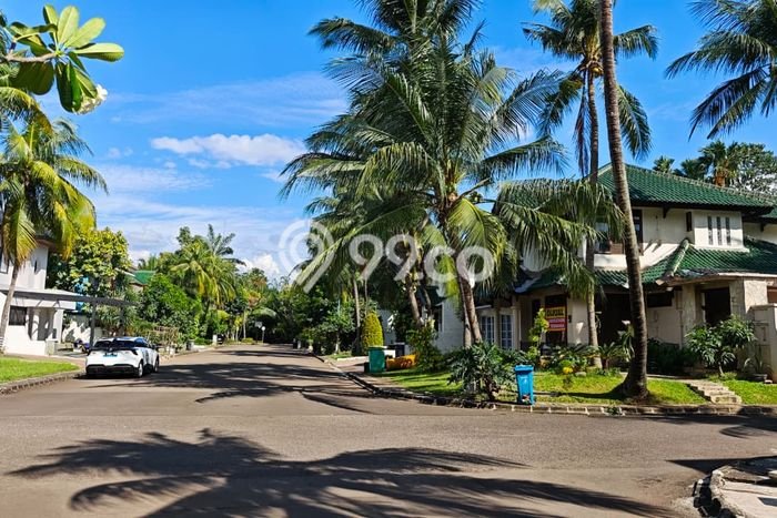 Hunian Elit LB 238m2 Siap Pakai Desain Elegan di Bintaro, Tangerang Selatan Hunian Elit LB 238m2 Siap Pakai Desain Elegan di Bintaro, Tangerang Selatan
