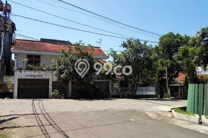 Rumah LT 283m2m² / LB 250m2m² One Gate System di , Bandung Rumah LT 283m2m² / LB 250m2m² One Gate System di , Bandung